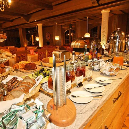 Hotel Kajetansbruecke 3*