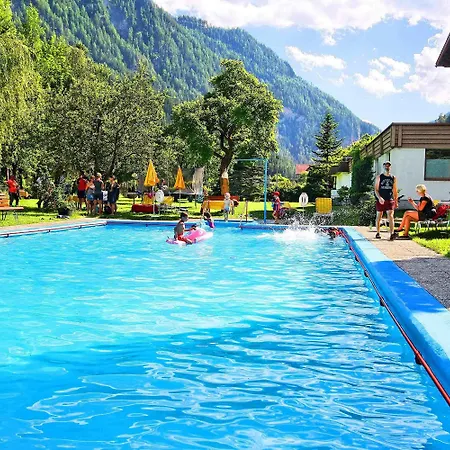 Kajetansbruecke מלון