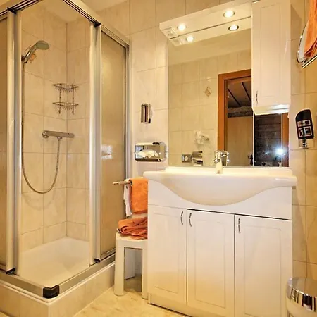 Kajetansbruecke מלון פונדס